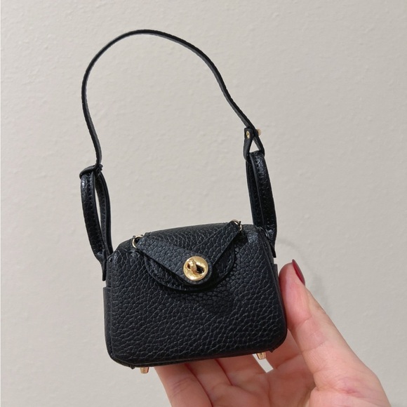 Elegant Black Leather Mini Bag - Picture 1 of 4